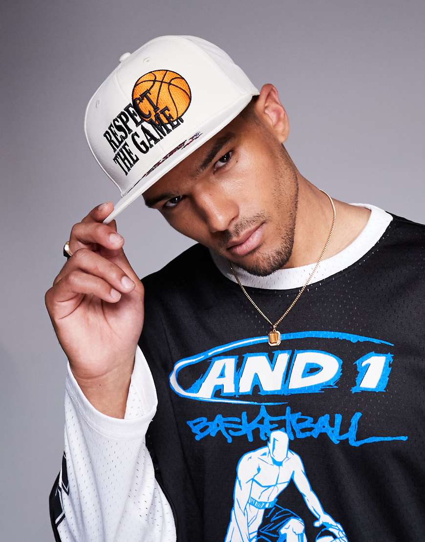 AND1 - Kappe in Cremeweiß mit Logo-Sportmotiv AND1 - Kappe in Cremeweiß mit Logo-Sportmotiv von AND1