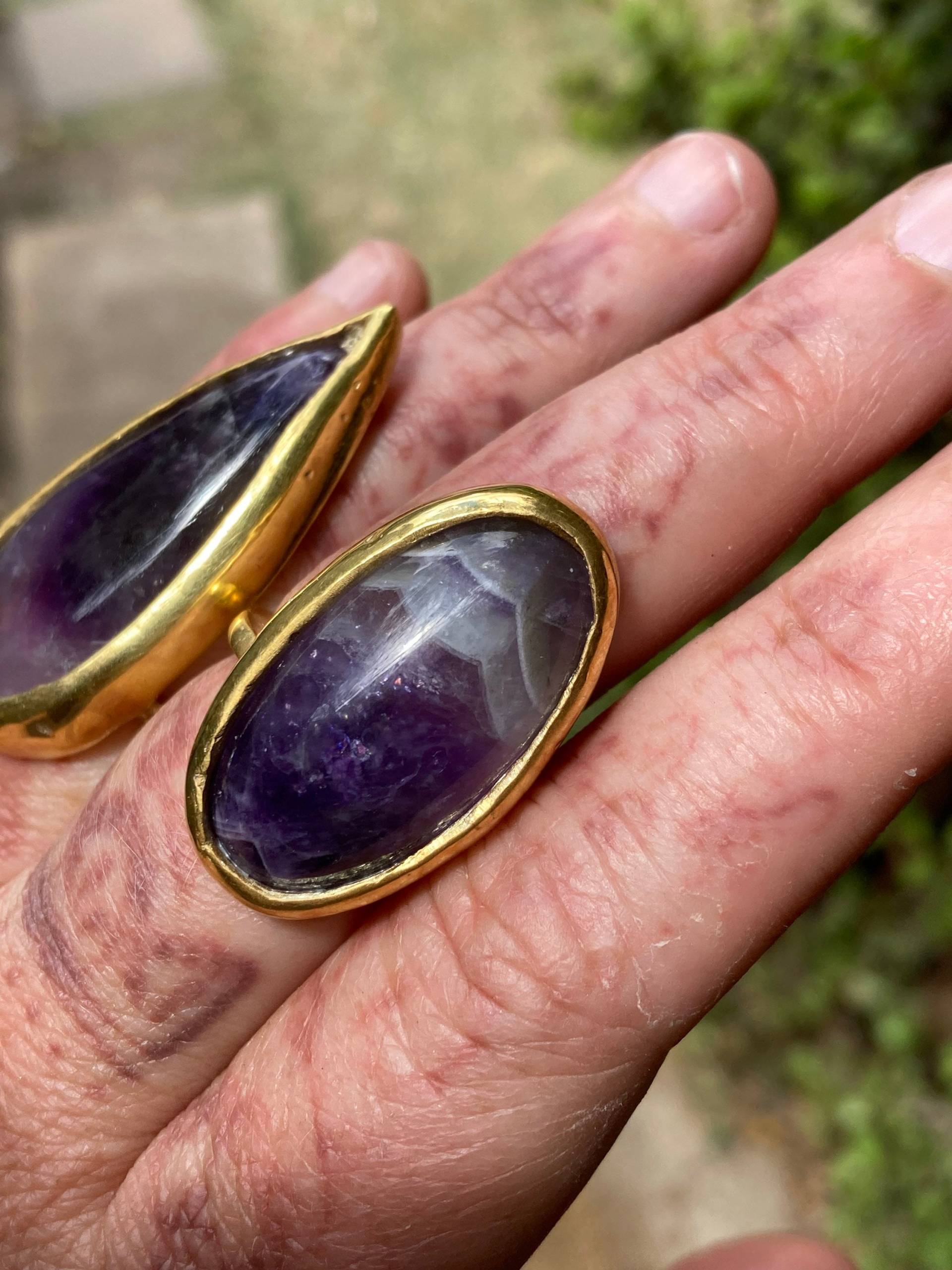 Ovaler Maßgeschneiderter Amethyst Ring in Gelbgold von ANDULAIRAH