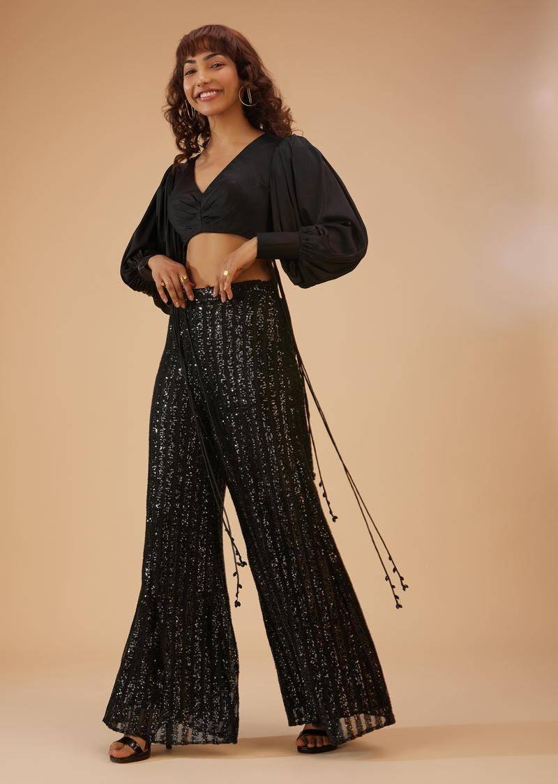 Designer Senseuche Palazzo Mit Crop-Top Ist Eine Verkörperung Der Raffinesse in Diesem Atemberaubenden Set Und Ein Meisterwerk An Glamour Stil von ANISHFAB