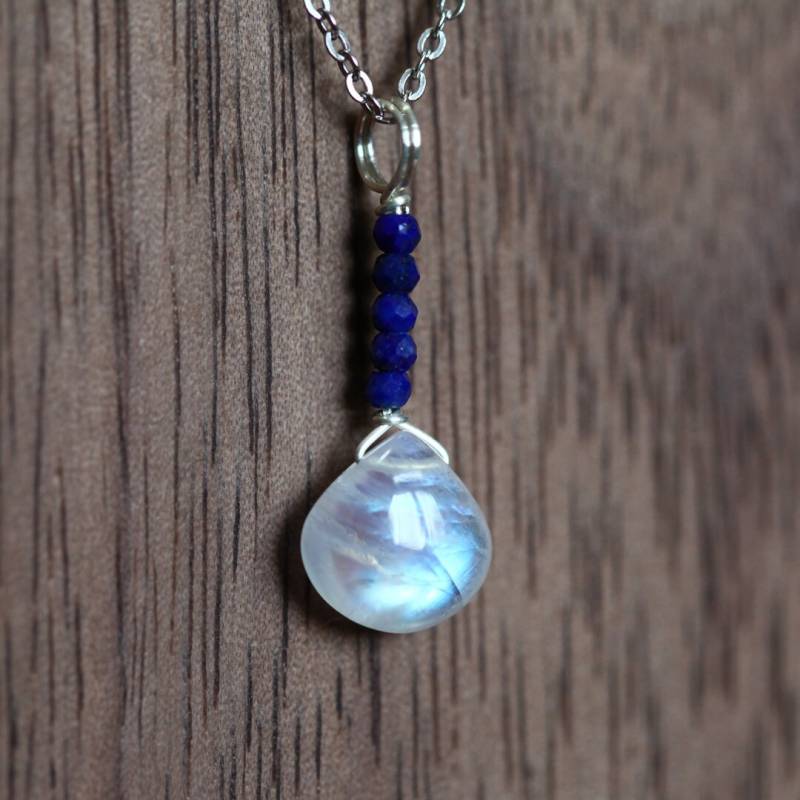 Mondstein Lazurit Lapislazuli Handgemachter Wire Wrapped Edelstein Schmuck - Juni Geburtsstein Halskette Silber Regenbogen Blau Kristall Anhänger Mondstein Lazurit Lapislazuli Handgemachter Wire Wrapped Edelstein Schmuck - Juni Geburtsstein Halskette Silber Regenbogen Blau Kristall Anhänger von ANJOworkshop