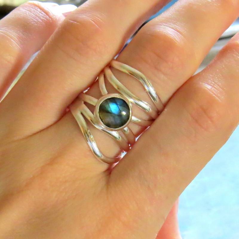 Gewellter Ring, Sterling Silber Labradorit Boho Ringe, Wicca Witchy Schmuck Gewellter Ring, Sterling Silber Labradorit Boho Ringe, Wicca Witchy Schmuck von ANKIU