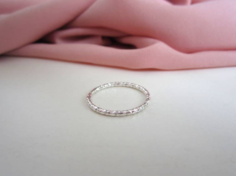 Strukturierte Silber Ring - Liz Stapelring Vergoldet Zierlichen Minimale Goldener Stapelbar Einfache Ringe von ANNACID