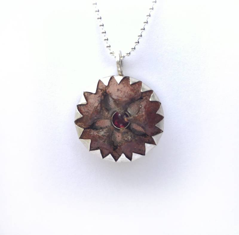 Eukalyptuskette Mit Granatstein Eukalyptuskette Mit Granatstein von ANNAMASSHOP