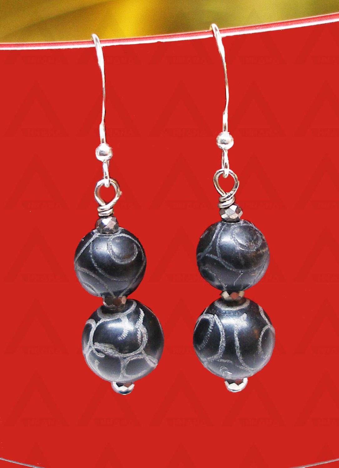 Geschnitzte Schwarze Jade Und Kristall Baumeln Ohrring Auf Sterling Silber Haken Geschnitzte Schwarze Jade Und Kristall Baumeln Ohrring Auf Sterling Silber Haken von ANNANAJewelry