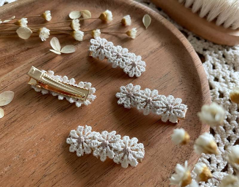 Baby Haarklammer „Mathilda" Mit Cremefarbenen/Braunen Blumen Im 2Er Set | Haarspange Mädchen Boho Kleinkind 3cm von ANNEMARIEAccessoires