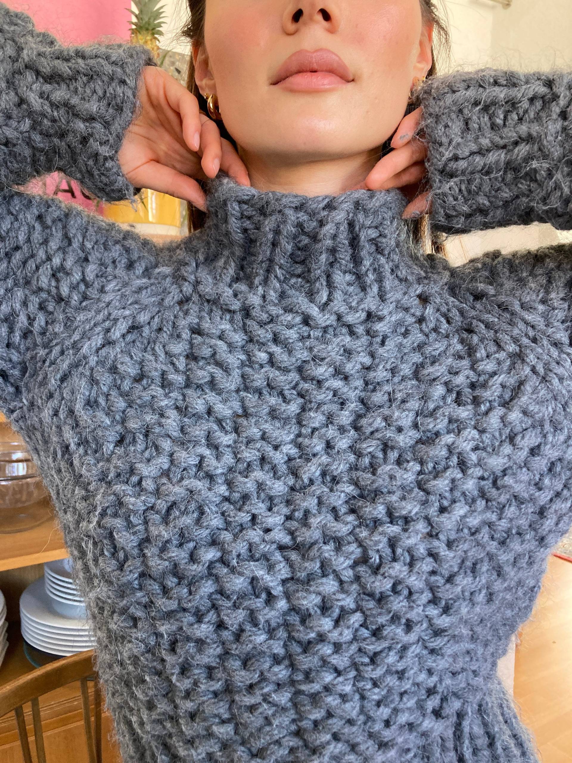 Kuscheliger Handgemachter Pullover Aus Naturbezogenem Material von ANNESKNIT