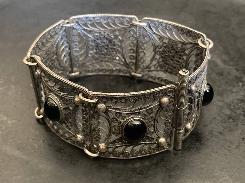 Vintage Handgemachtes Filigranes Sterling Panel Armband Mit Schwarzem Onyx von ANTICANTIK