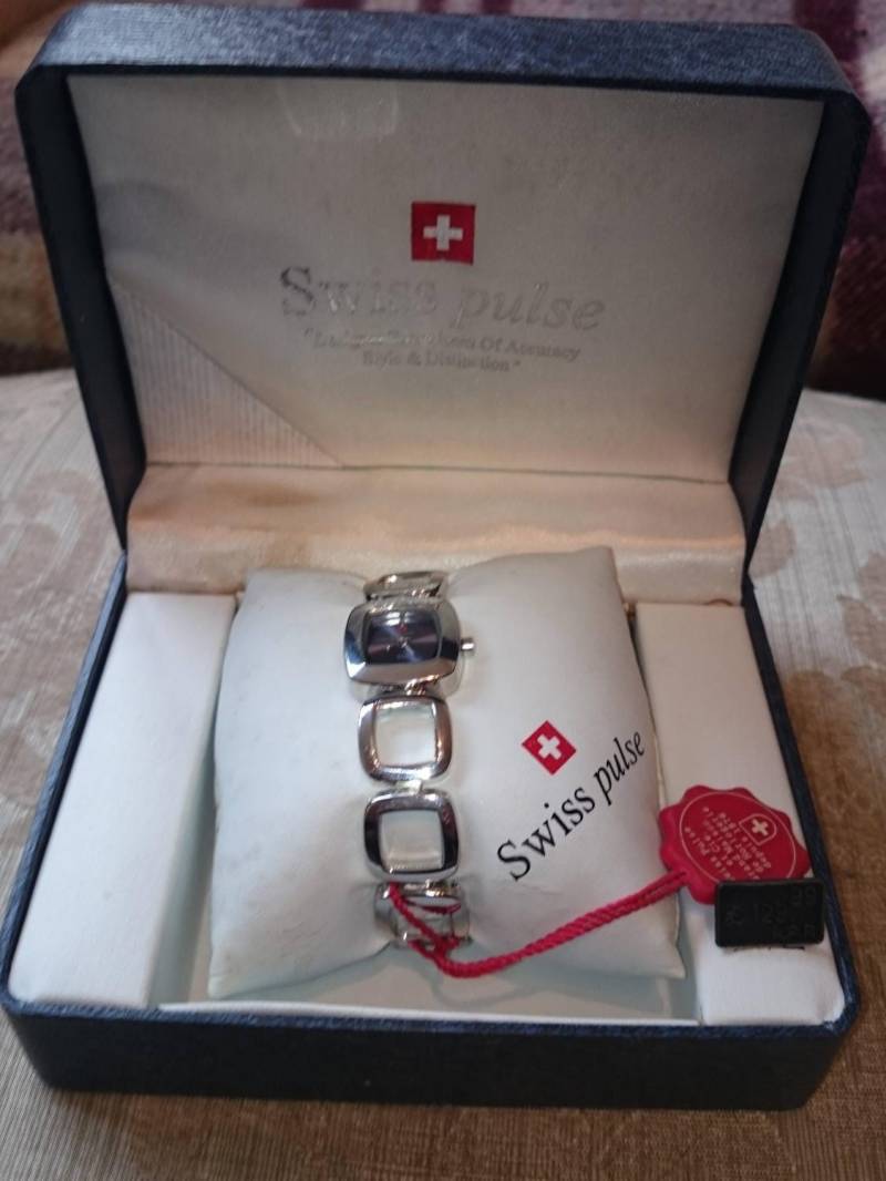 Damen Designer Swiss Pulse Armbanduhr von ANTIQUESandVINTAGEuk