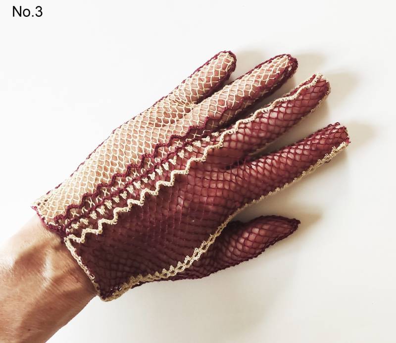 Vintage Crochet-Handschuhe 1920Er/30Er Jahre Elegante Spitzen-Handschuhe Mit Fischnetz Filet Spitze Häkeln Vintage Crochet-Handschuhe 1920Er/30Er Jahre Elegante Spitzen-Handschuhe Mit Fischnetz Filet Spitze Häkeln von ANTIQUEbyGermany