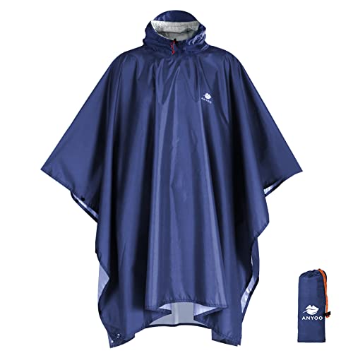 ANYOO Leichter Wasserdichter Regenponcho Wiederverwendbar Atmungsaktiver Regenschutz, Unisex Ripstop Regenmantel mit Kapuze Faltbare für im Freien Camping Wandern Angeln, Marine, Einheitsgröße von ANYOO