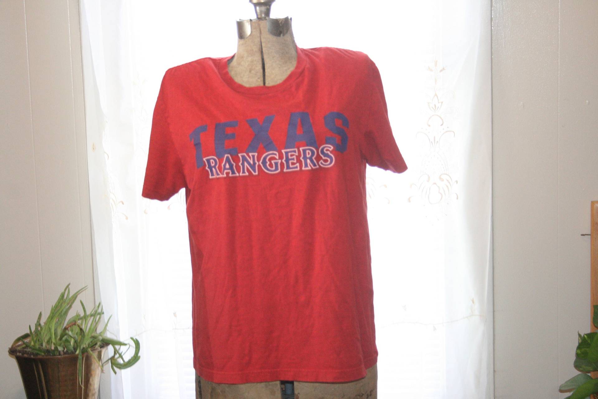 Texas Rangers Shirt, Texas Rangers Shirt Damen, Rotes Texas Baseball Shirt Texas Rangers Shirt, Texas Rangers Shirt Damen, Rotes Texas Baseball Shirt von ANewDayVintage