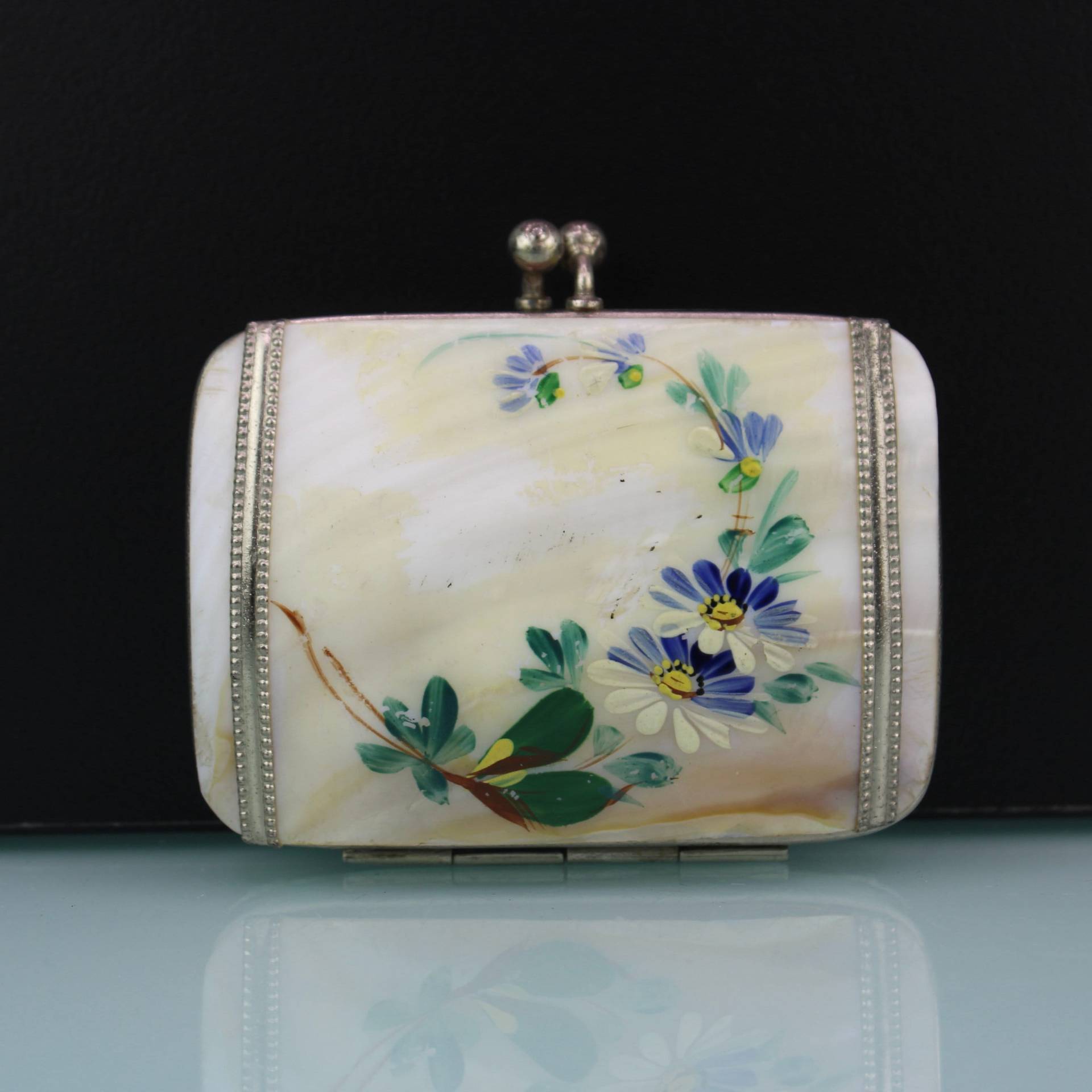 Vintage Retro Handgemalte Florale Geldbörse Vintage Retro Handgemalte Florale Geldbörse von MastorasAntiques