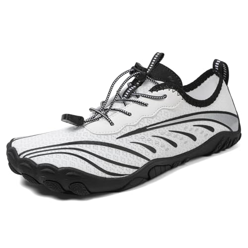 AONEGOLD Barfußschuhe Herren Leicht rutschfest Badeschuhe Damen Weich Atmungsaktiv Wasserschuhe Schnell Trocknen Wassersport Strandschuhe Minimalistische Aquaschuhe Schwimmschuhe (Weiß Schwarz,42 EU) AONEGOLD Barfußschuhe Herren Leicht rutschfest Badeschuhe Damen Weich Atmungsaktiv Wasserschuhe Schnell Trocknen Wassersport Strandschuhe Minimalistische Aquaschuhe Schwimmschuhe (Weiß Schwarz,42 EU) von AONEGOLD