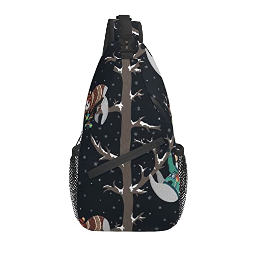 Süße Winter Faultier Climb The Tree Cross Brusttasche Diagonally Sling Rucksack Crossbody Umhängetasche Reisen Wandern Daypacks für Männer Frauen von AOOEDM