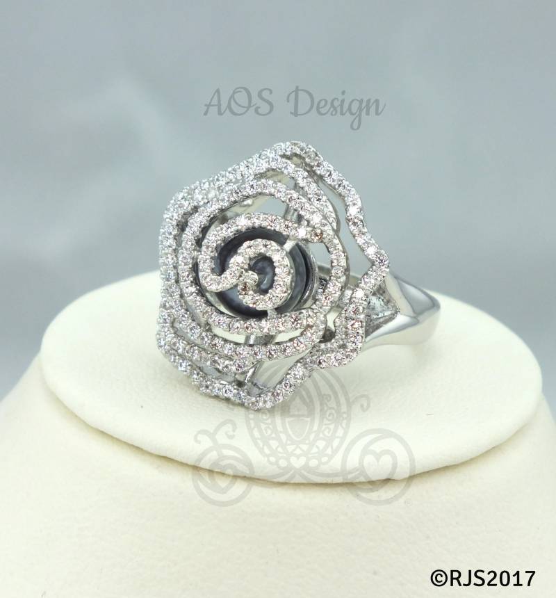 Handgemachter Silberperlenkäfigring Crystal Rose Design von AOSDESIGN