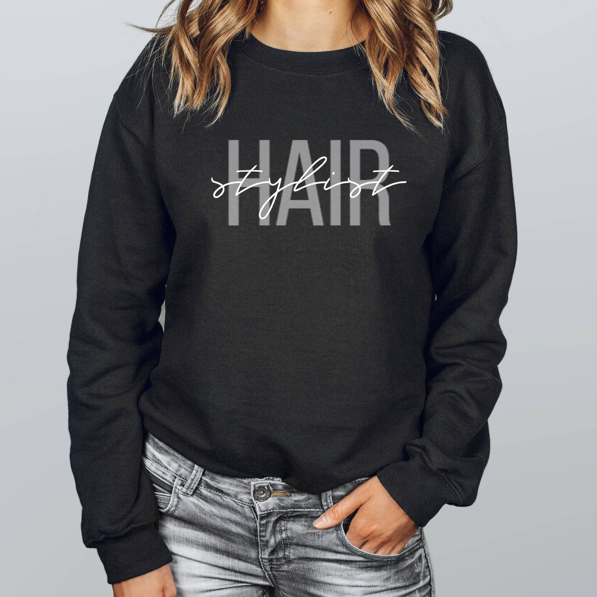 Hair Stylist Sweatshirt | Haarkleider Pullover Geschenk Für Friseur Shirt Stylistin Hochzeit T-Shirt von APComfortPrints