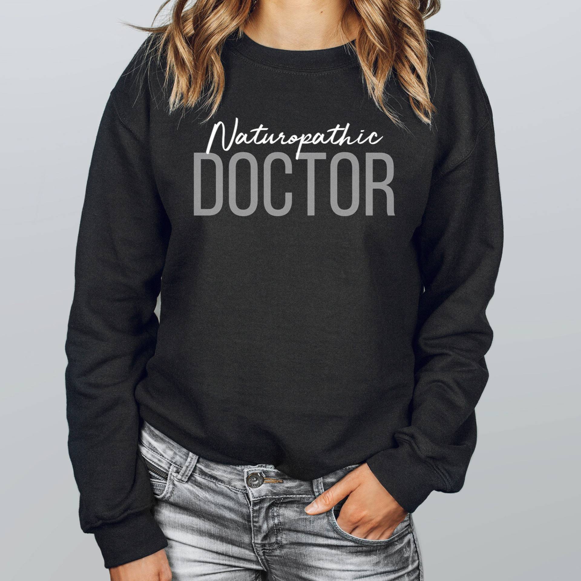 Naturheilkundlicher Arzt Sweatshirt, Studentenpullover, Naturheilpraktiker Medizin Shirt, in Der Herstellung T-Shirt von APComfortPrints