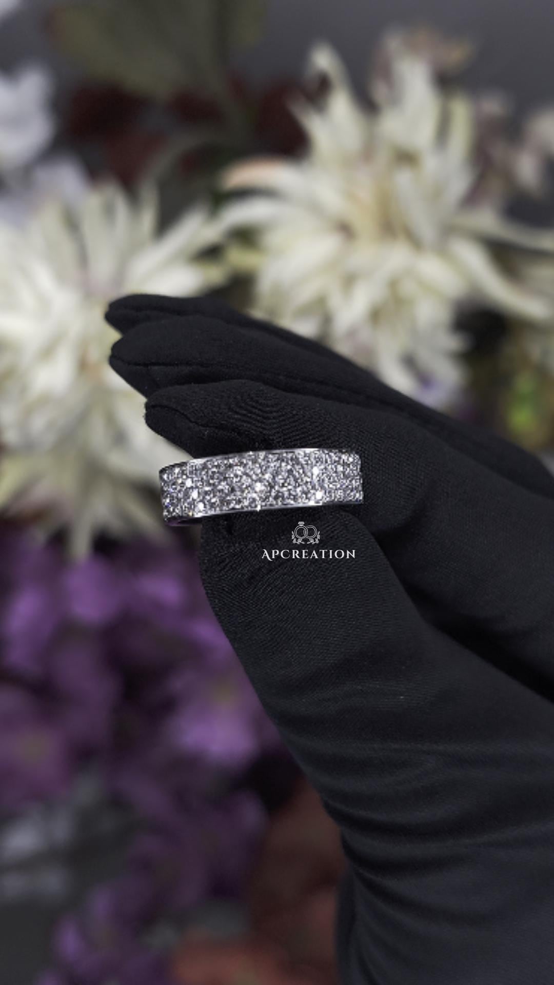 Halbe Ewigkeit Herren Ehering, Micro Pave Set Moissanit Diamant Rundschliff Bandring, 925 Silber Geburtstagsgeschenk von APCreationDE