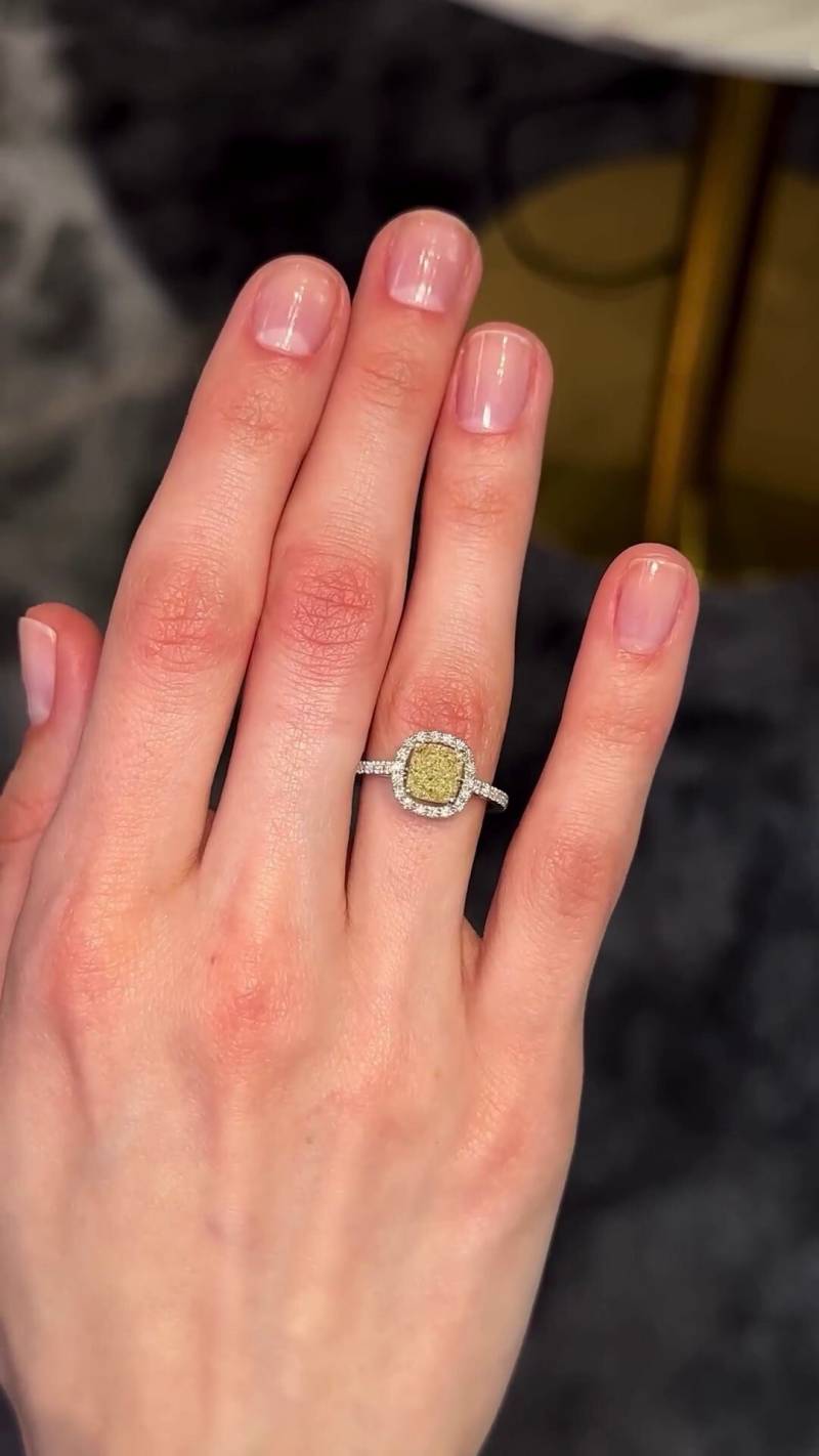 Kissenschliff Gelb Moissanite Verlobungsring, Gelber Stein Ehering, Einfaches Jubiläum 1, 5 Ct Kissen von APCreationDE