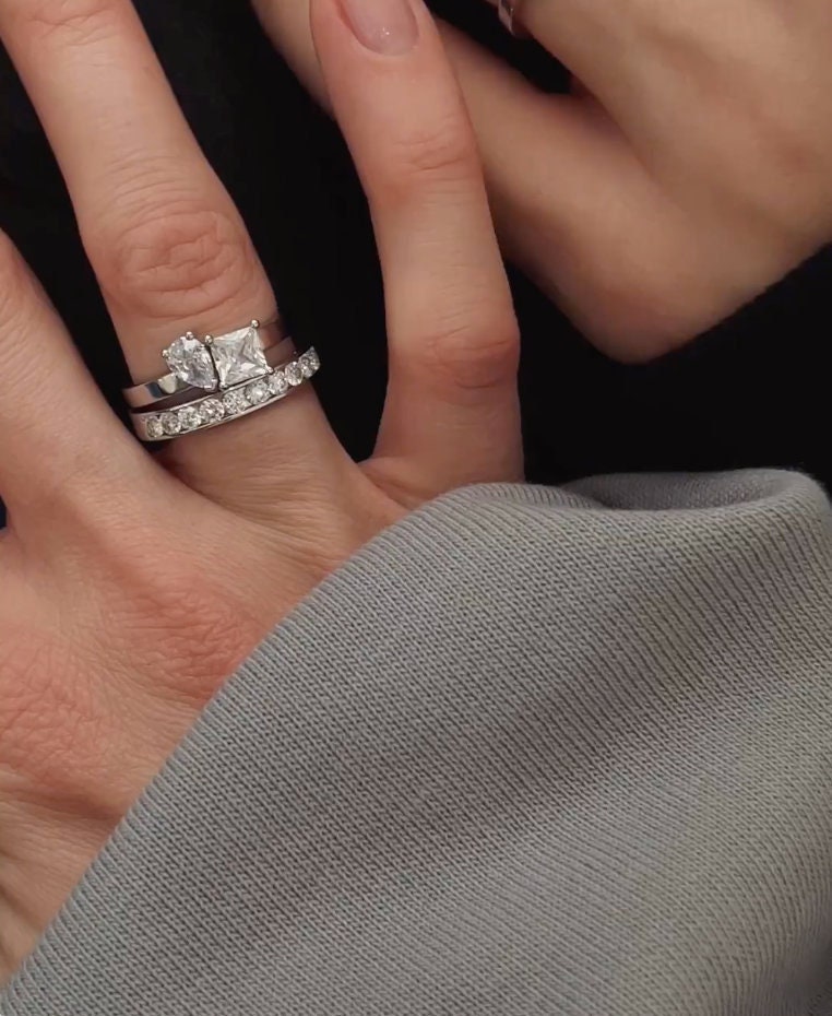 Toi Et Moi Prinzessin Pear Moissanite Verlobungsring Mit Band, Ring, Zwei Stein Ehering, 10K 14K 18K Solid Gold Ring von APCreationDE