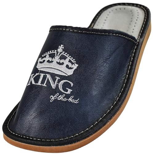 APREGGIO - Herren Hausschuhe aus Leder - Handgefertigt - Rutschfeste Sohle - mit Stickerei - Bequem - KING - Blau - Größe 44 EU von APREGGIO