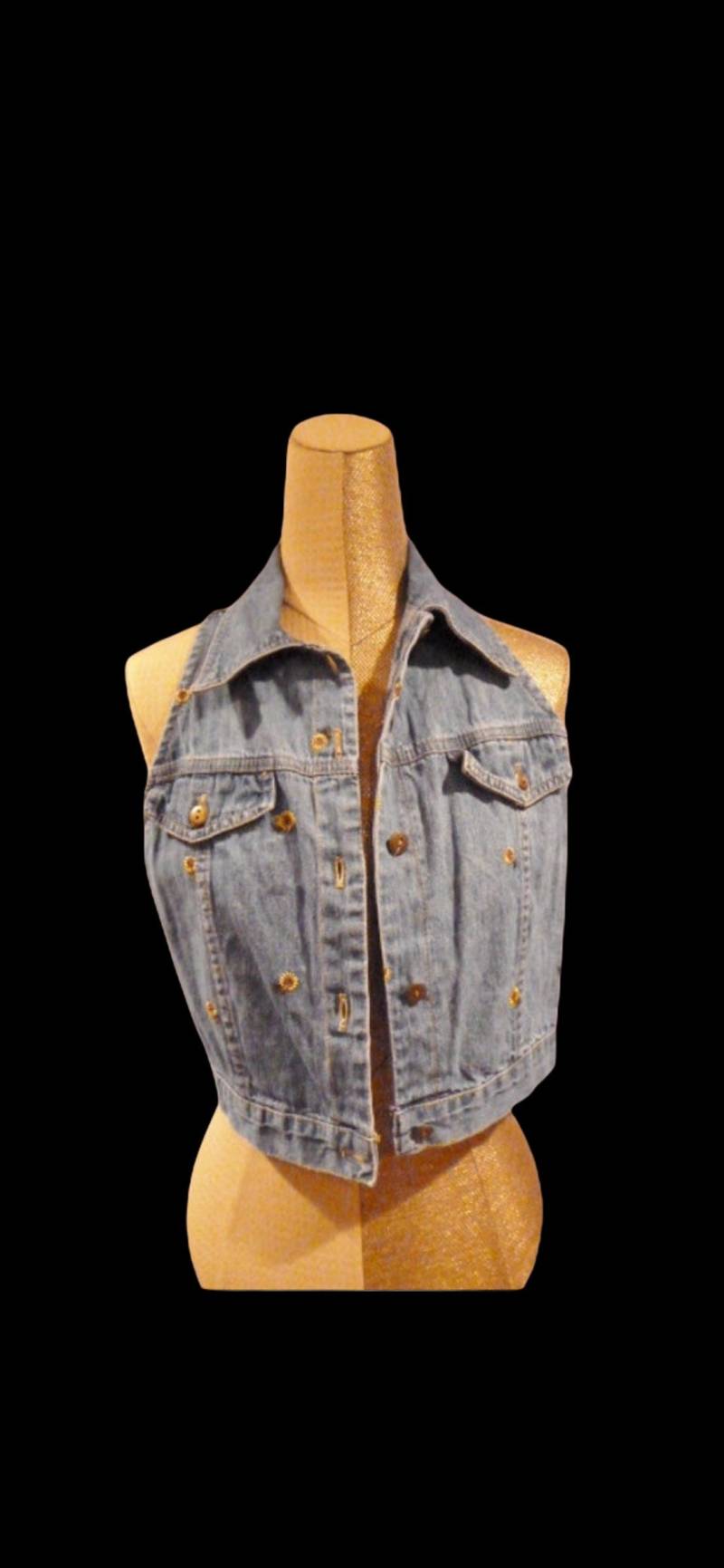 Retro Ca. 1990 Liebling Bestickte Sonnenblumen-Denim-Jeansweste, Größe Small Medium Retro Ca. 1990 Liebling Bestickte Sonnenblumen-Denim-Jeansweste, Größe Small Medium von APaintedLadyVintage