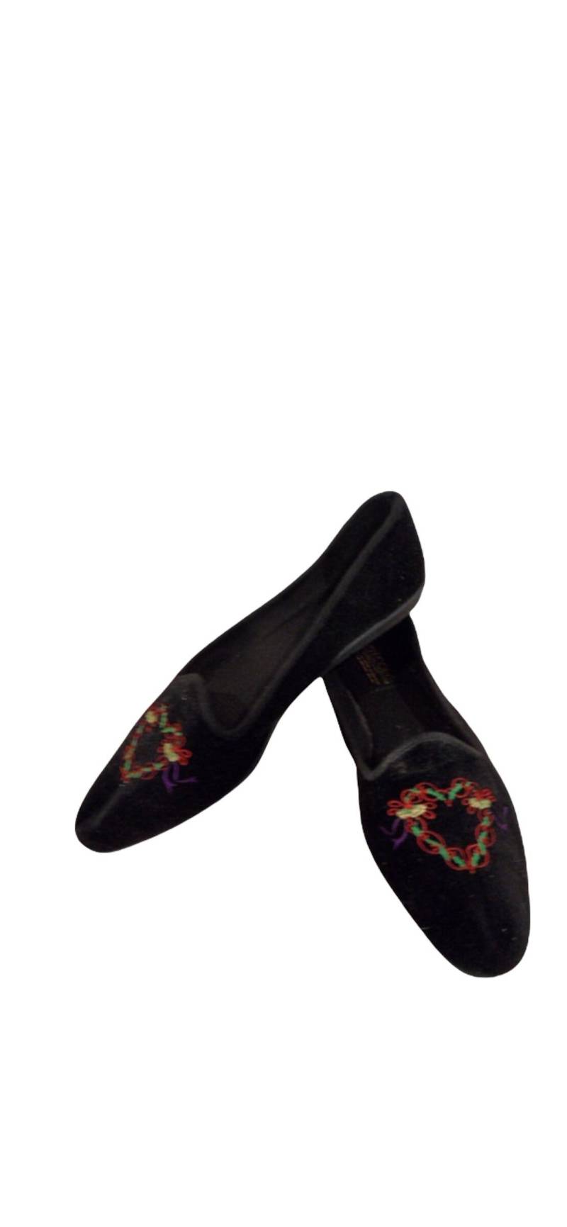 Sale Atemberaubende Circa 1980S Deadstock Ungetragen Glamouröse Schwarze Wildleder Wie Ballerinas Mit Gesticktem Herz Größe 7 1/2 Sale Atemberaubende Circa 1980S Deadstock Ungetragen Glamouröse Schwarze Wildleder Wie Ballerinas Mit Gesticktem Herz Größe 7 1/2 von APaintedLadyVintage