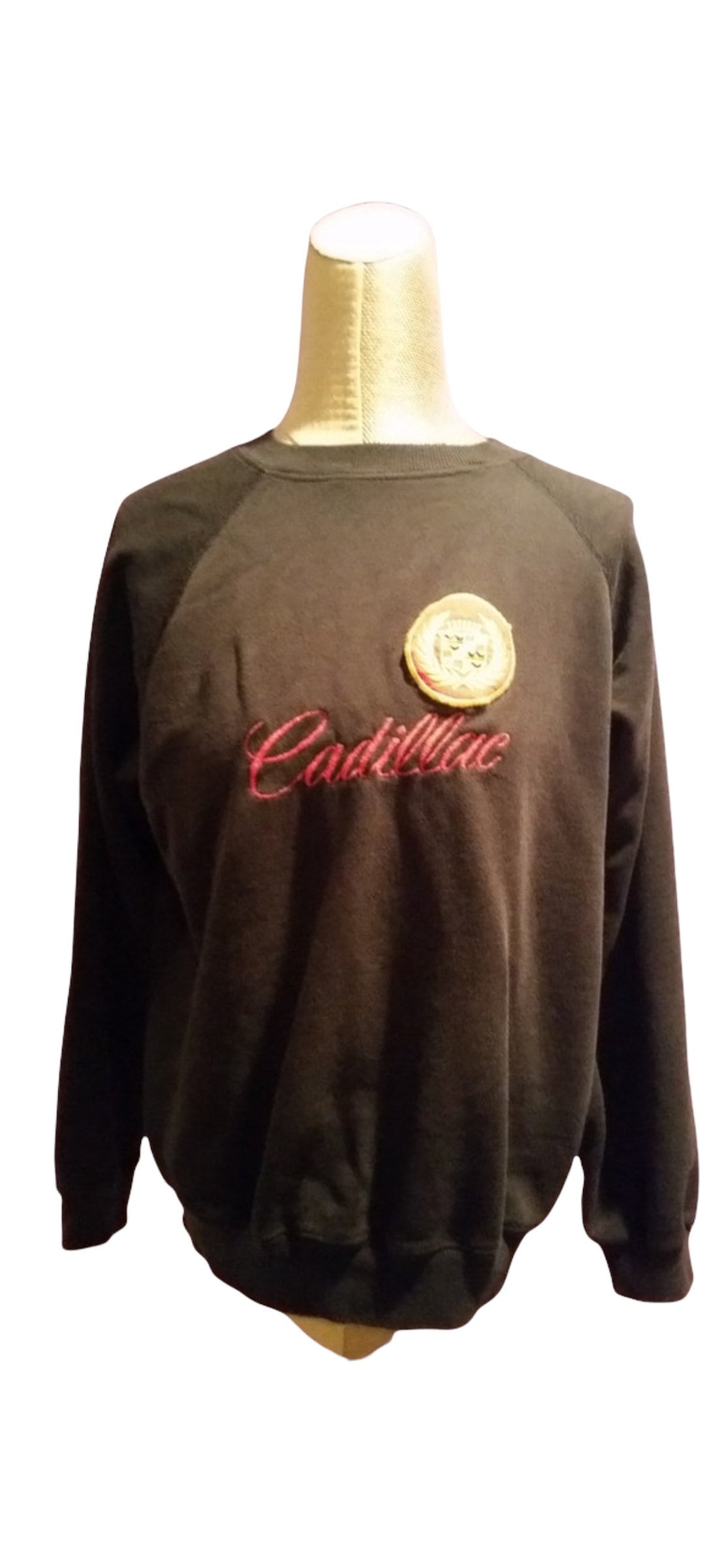 Sale Tolles Circa 1970 Baseball Cut Pullover Über Rundhalsausschnitt Cadillac Bestickt Sweatshirt Größe Small Medium Large Unisex von APaintedLadyVintage