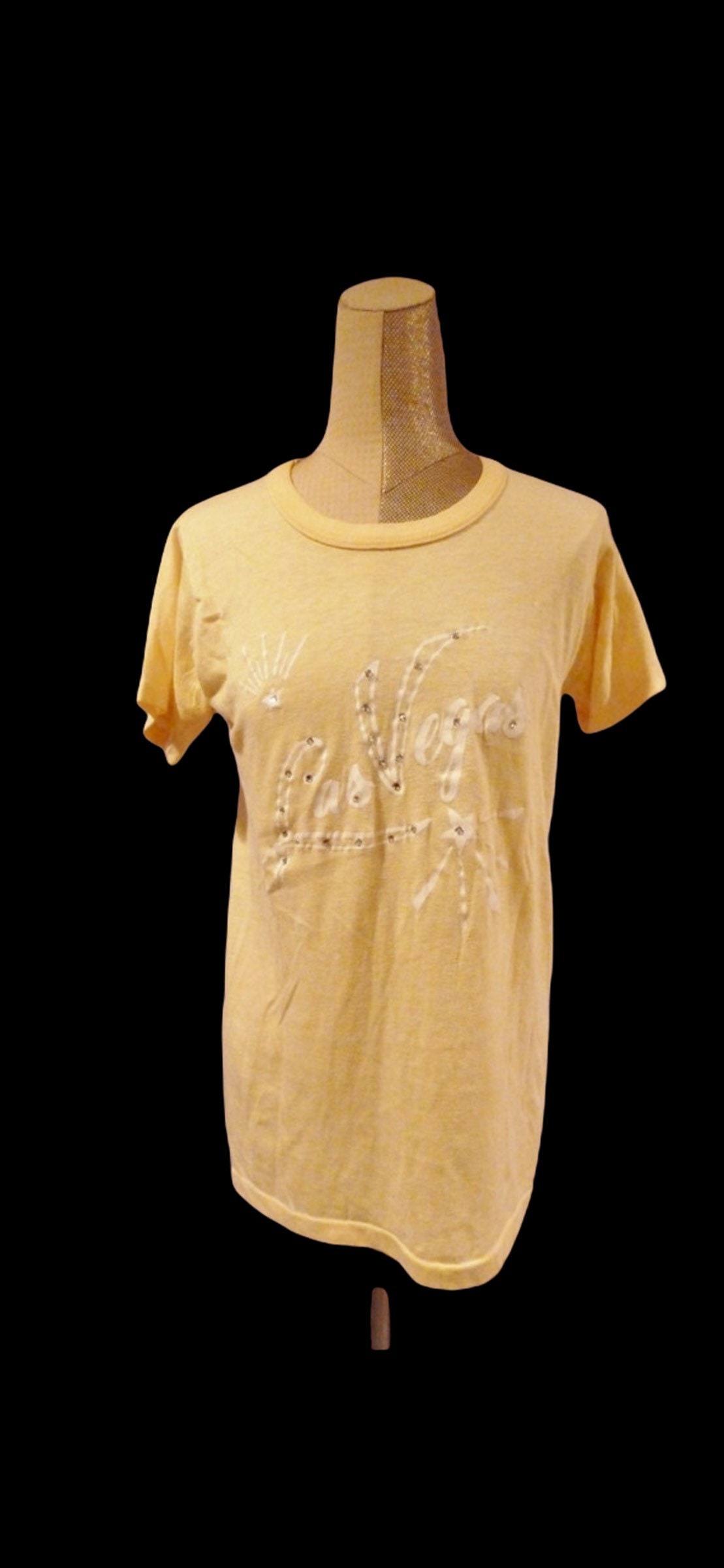 Super Cooles, Mit Juwelen Besetztes 50/50-Retro-T-Shirt Aus Den 1970Er-Jahren in Las Vegas Diamanten Und Der Größe Mittelgroß von APaintedLadyVintage