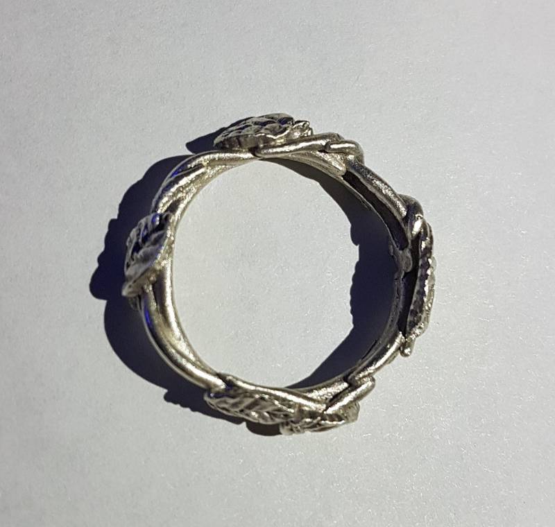 Einzigartige Handgefertigte Feine Silberring Mit Blatt-Detail von APocketFullOfFrogs