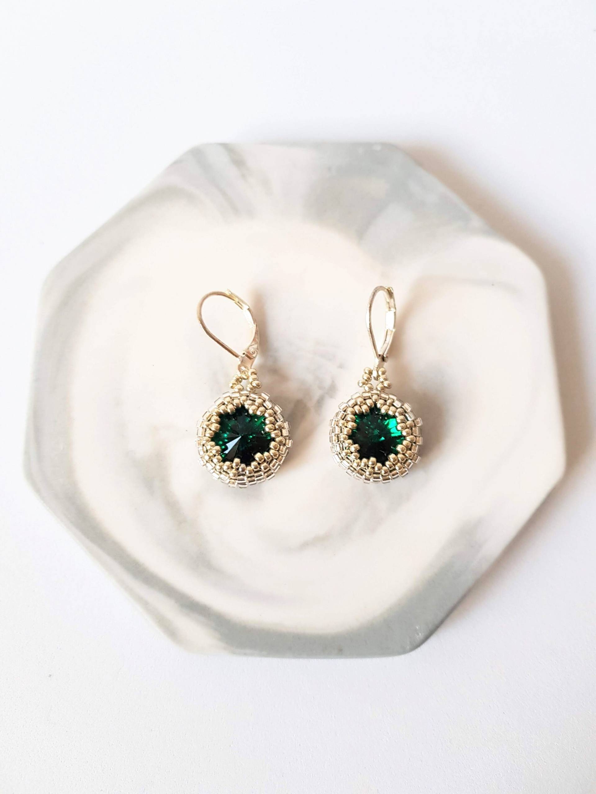 Aretes Cristal Verde Swarovski, Piedra Natal Mayo, Pendientes Esmeralda, Regalo Especial Finos Minimalistas Aretes Cristal Verde Swarovski, Piedra Natal Mayo, Pendientes Esmeralda, Regalo Especial Finos Minimalistas von AQBijouterie