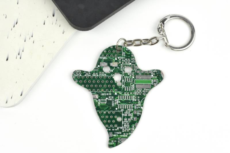 Board Ghost Schlüsselanhänger - Gruselige Geschenke Einzigartige Goth Tech Zubehör Software Programmierer von AQuarterPastEight