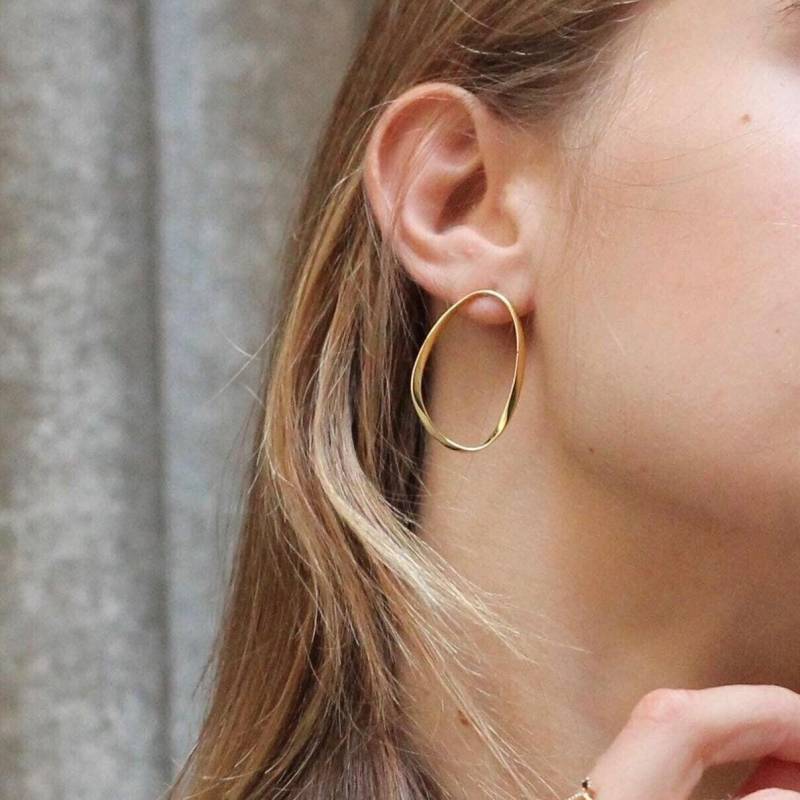 Große, Unregelmäßige Kreisohrringe Vorne, Ideal Für Einen Besonderen Anlass von ARANJEWELS