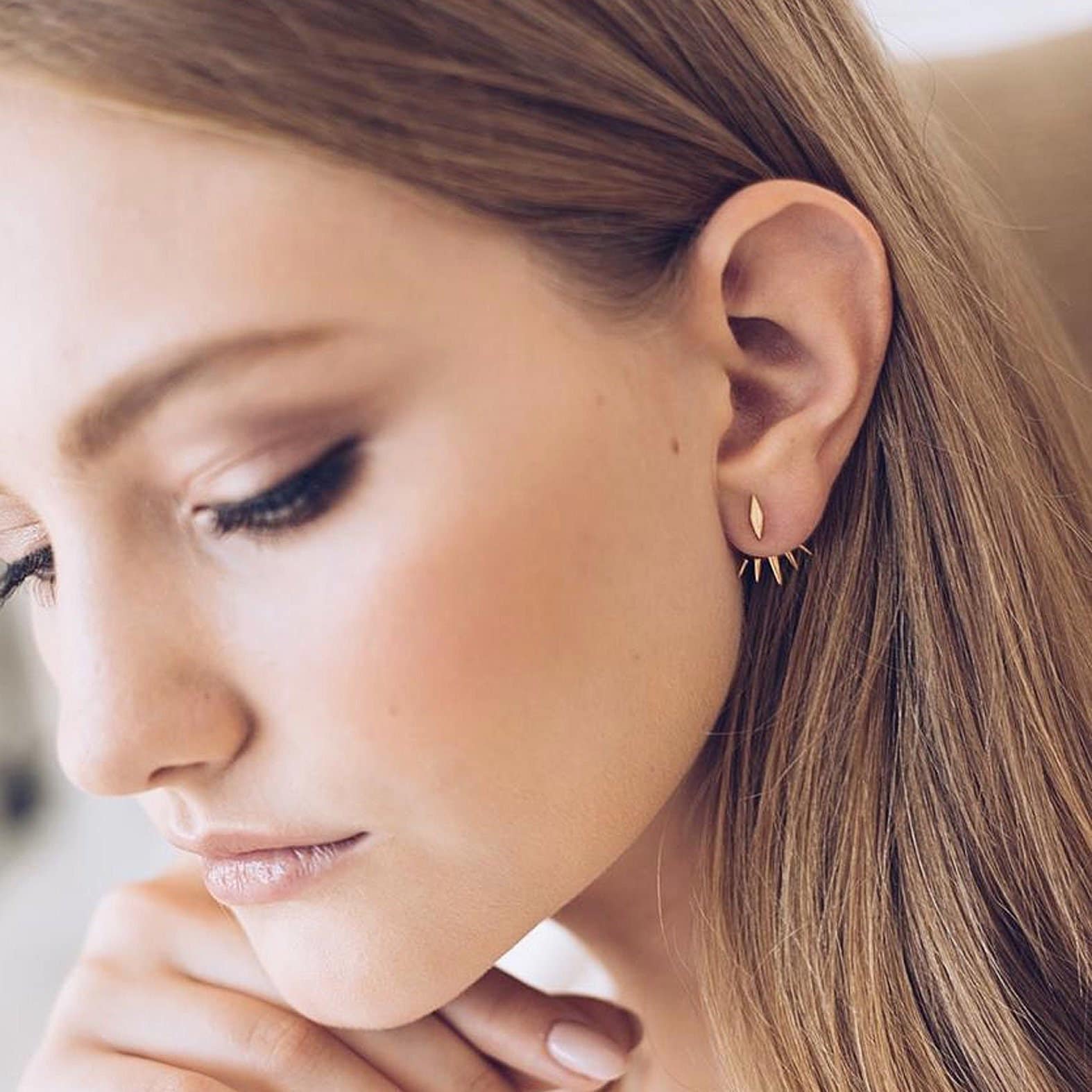 Ohrstecker Im Ohrjacken-Stil Mit Nach Hinten Herausschauenden Stacheln Und Dreiecken Aus Sterlingsilber von ARANJEWELS