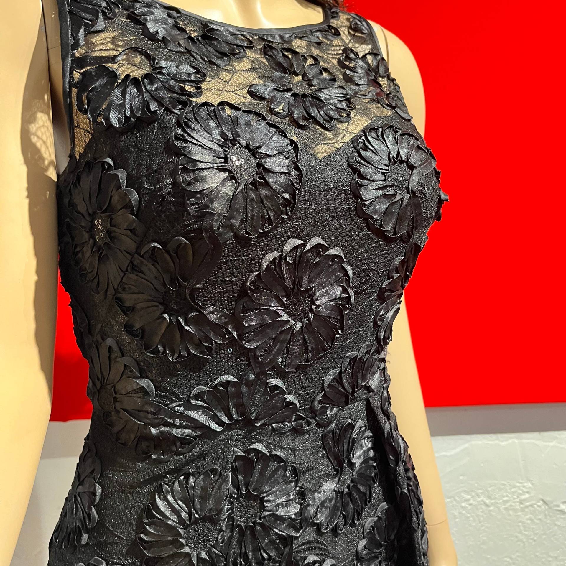 Theia Schwarzes Kleid Mit Schwarzer Paillettenunterlage Knochen Bustier von ARCHIVES007