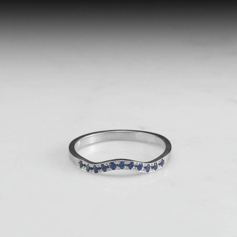 Chevron Saphir Sterling Silber Ring von ARDONN