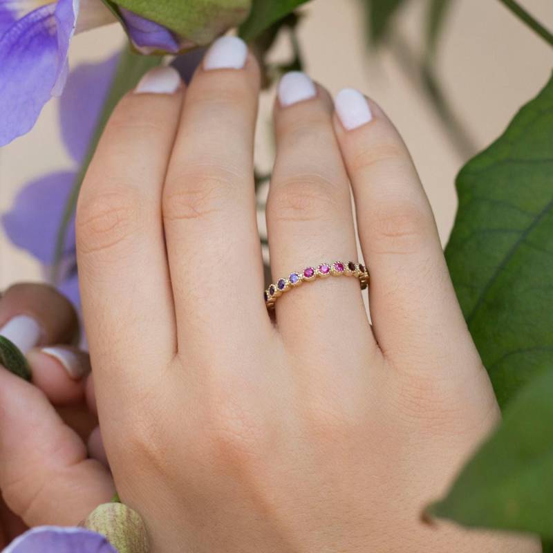 Gold Eternity Ring - Saphir Rubin Citrin Smaragd Granat Blautopas Dünnes Band Gelb Amethyst von ARDONN