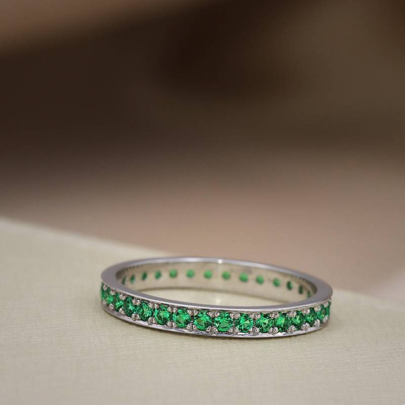 Weißgold Smaragd Ring von ARDONN