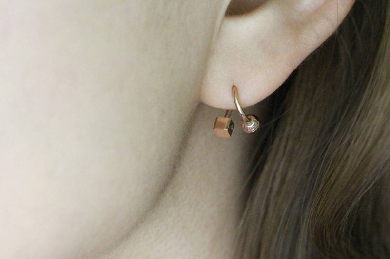 14K Gold Kugel Twist Piercing, Gauge Plug Ohrringe, Draht Form Ohrringe, Twist Piercing, Spirale Piercing, 14K Tragus Piercing, Conch Ohrring von ARGENTTI