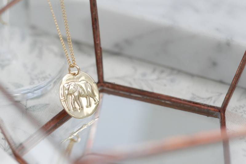 14K Solid Gold Elefant Münze Charme Halskette, Beidseitig Anhänger, Für Freundin Geschenk von ARGENTTI