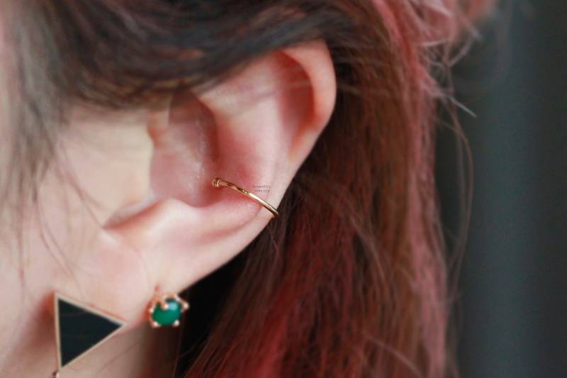 14K Solid Gold Wire Ear Cuff, Bubble Einzelohrring, Minimalist Schmuck, Hypoallergene Ohrringe von ARGENTTI