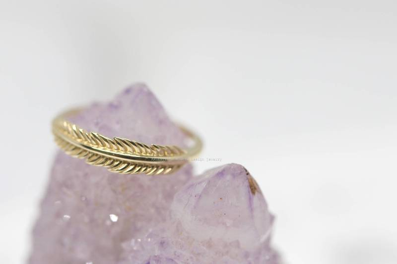 Boho Feder Ring 14 K Gold, Stapeln, Gold Ring, Skinny in K Einfache Goldband, Top Fingerring, Versprechen Ethnic von ARGENTTI