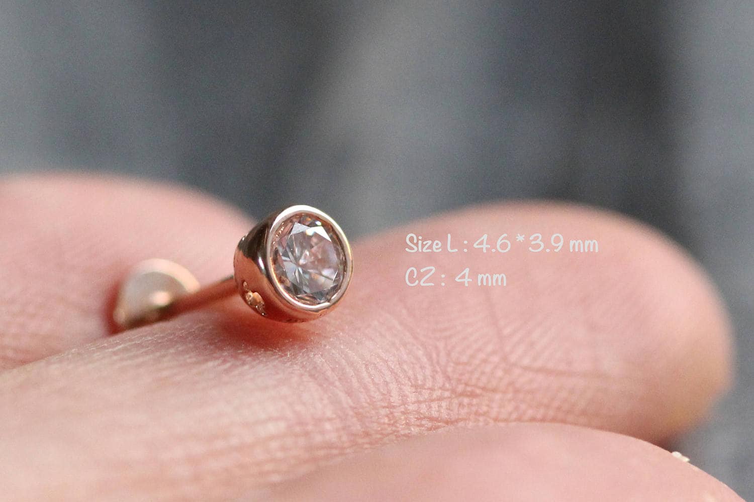 Größe L/18Gauge - Feines 14K Gold Labret Piercing, Feine Ohrringe Zum Schraubverschluss von ARGENTTI