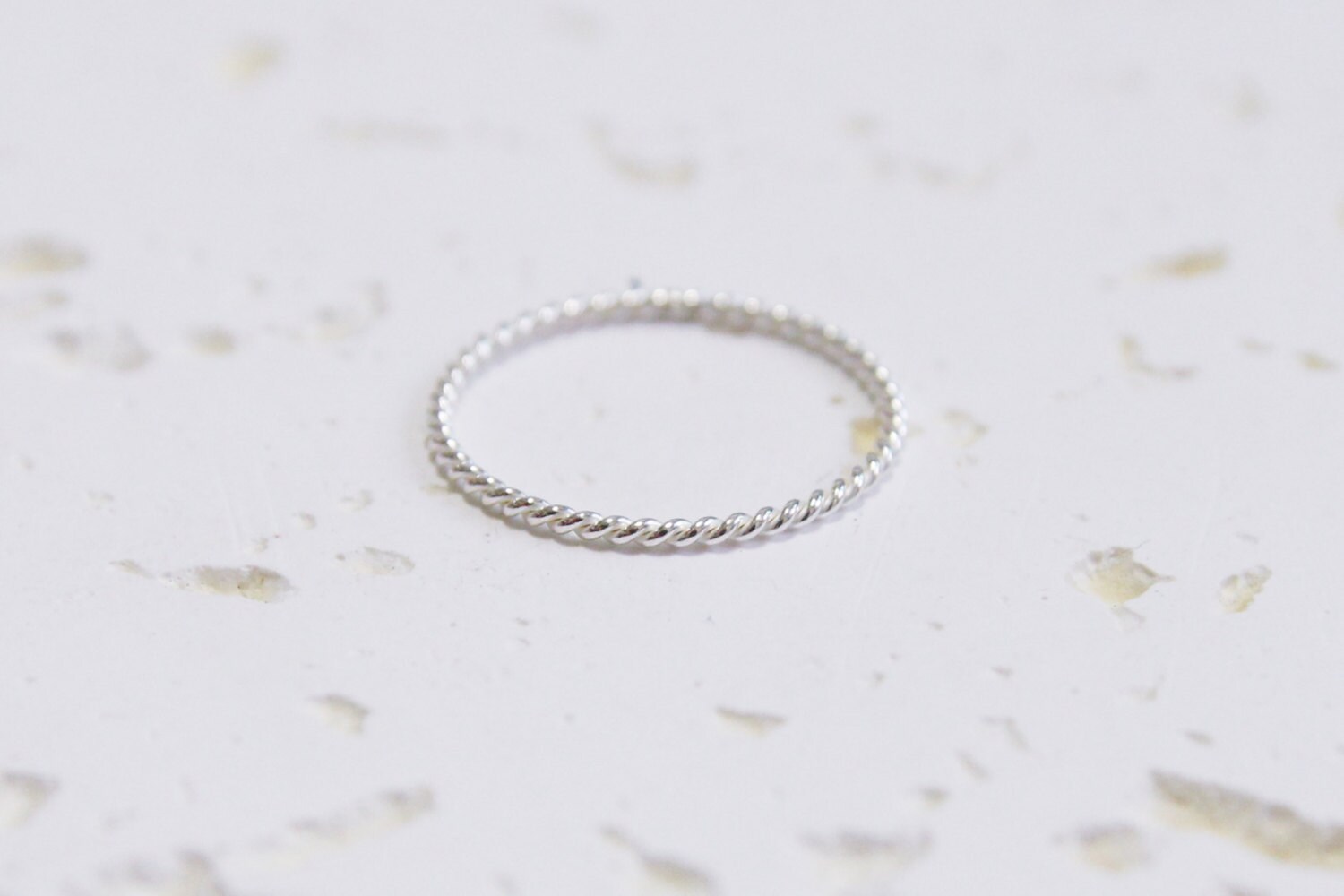 Minimalist Ring Silber, Seil Ring, Twist Ring, Für Jeden Tag, Sehr Schmuck, Schlichter Silber Ring, Brautjungfer Schmuck von ARGENTTI
