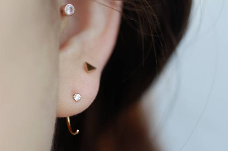 Runde Cz Creolen, Ohr Umarmt Umarmung Ohrringe, Hypoallergene Kleine Einfache Ohrringe von ARGENTTI