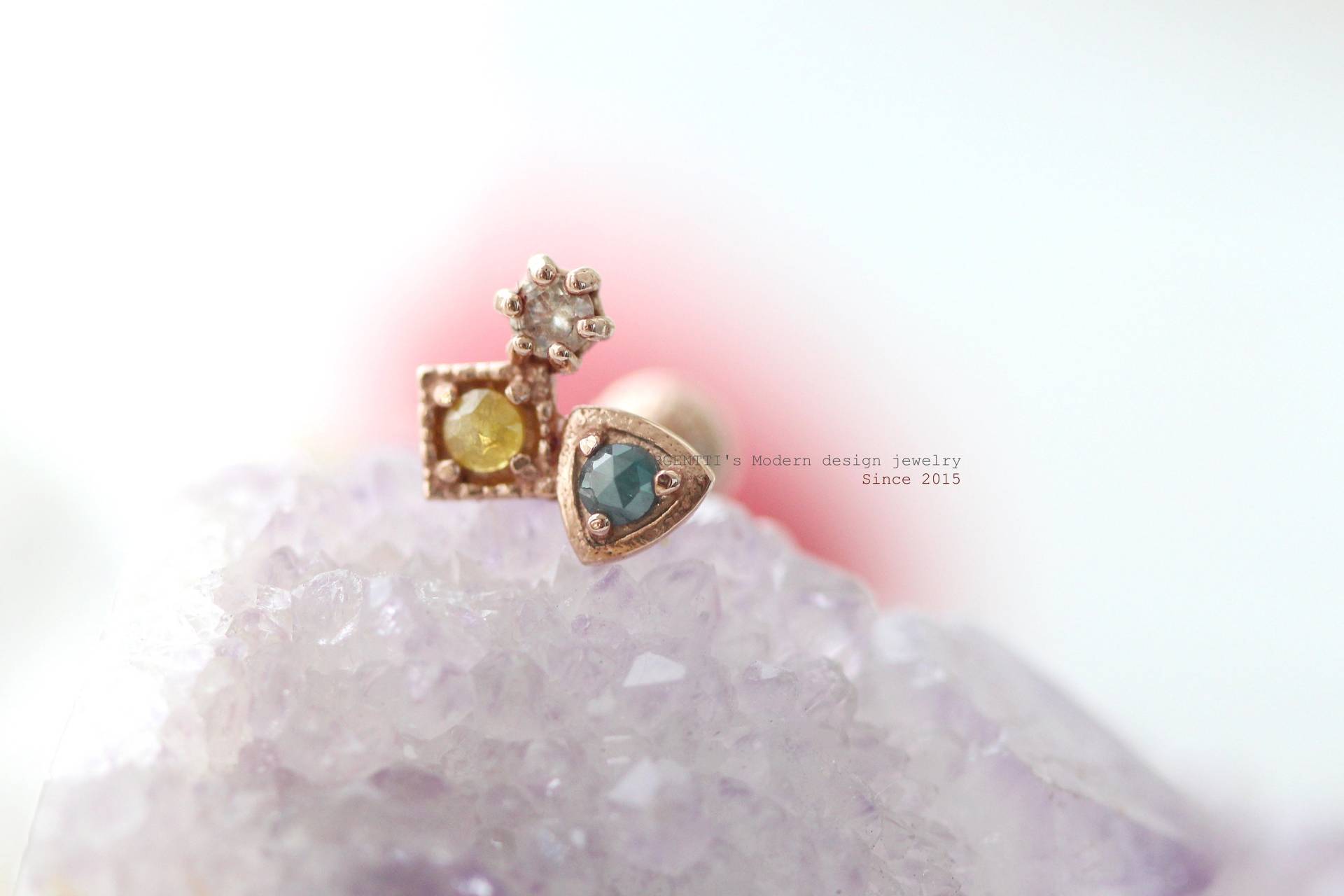 Zarte Grau, Gelb, Cognac Diamant Solitär Ohrringe, Allergiker Ohrstecker, Helix Piercing, Schraubverschluss von ARGENTTI