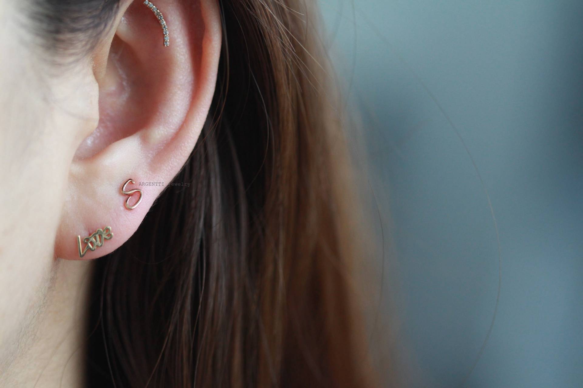 Zarte Ohrringe Aus Massivgold, Initial, Schraubverschluss, Tragus Ohrstecker, Ohrstecker von ARGENTTI