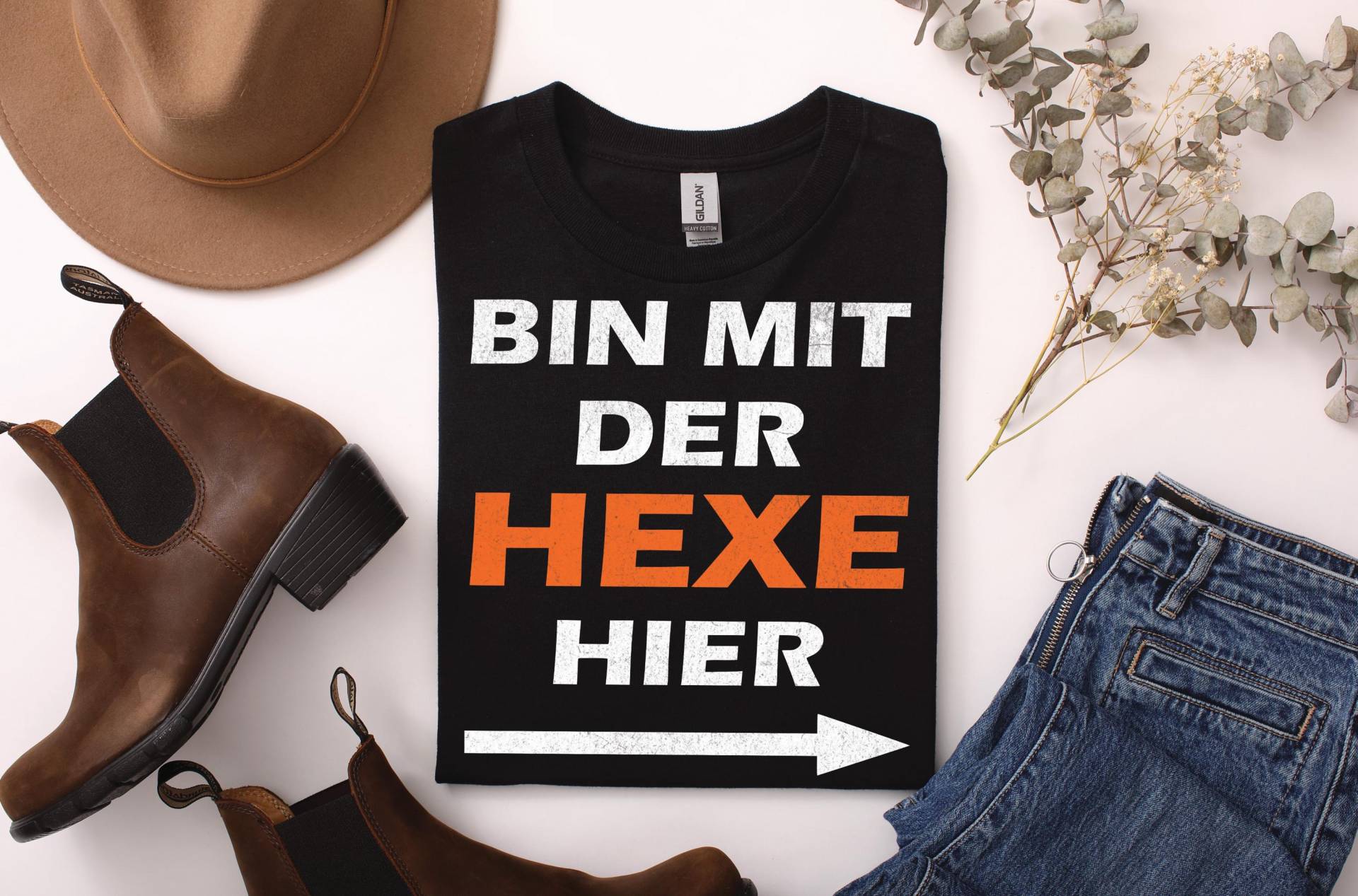 Bin Mit Der Hexe Lustiges Halloween T-Shirt Lustige Sprüche Geschenke - Premium Shirt von ARIANDeutschland