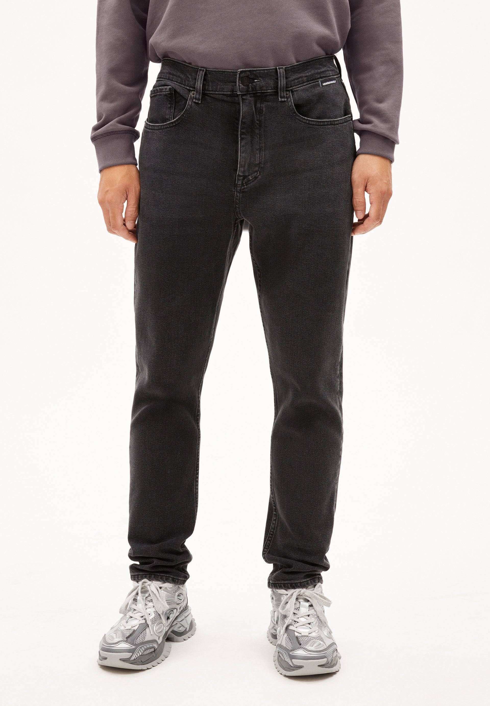 AARJO TARPA | black washed authentic Tapered Jeans recycelter Baumwoll Mix Comfort Stretch 36 / 32 von ARMEDANGELS