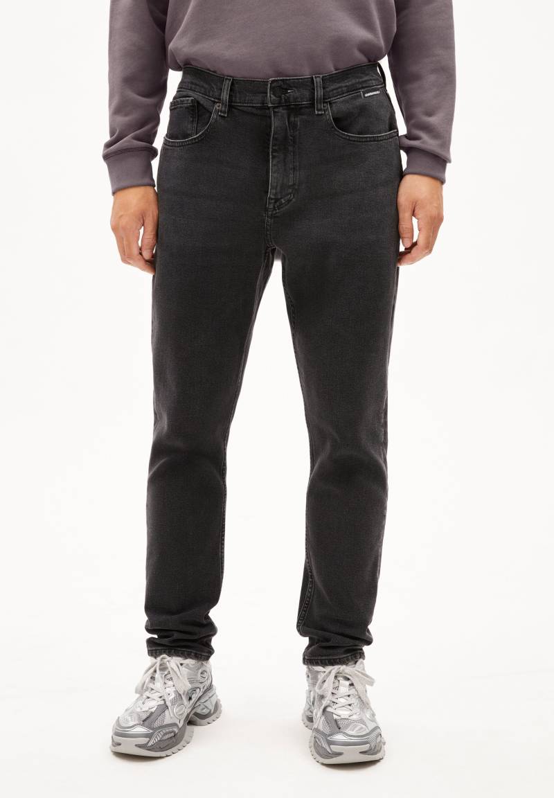 AARJO TARPA | black washed authentic Tapered Jeans recycelter Baumwoll Mix Comfort Stretch 36 / 32 von ARMEDANGELS